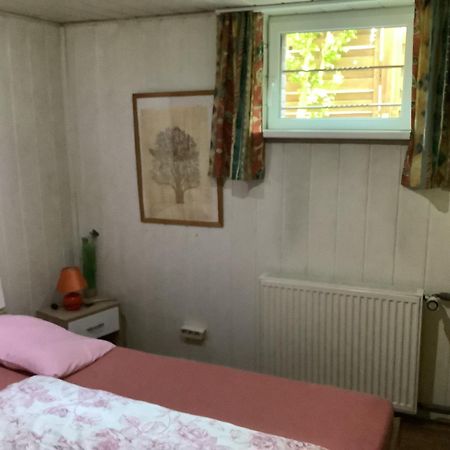 Schoenes Zimmer Im Seterant/Untergeschoss Essen Bagian luar foto