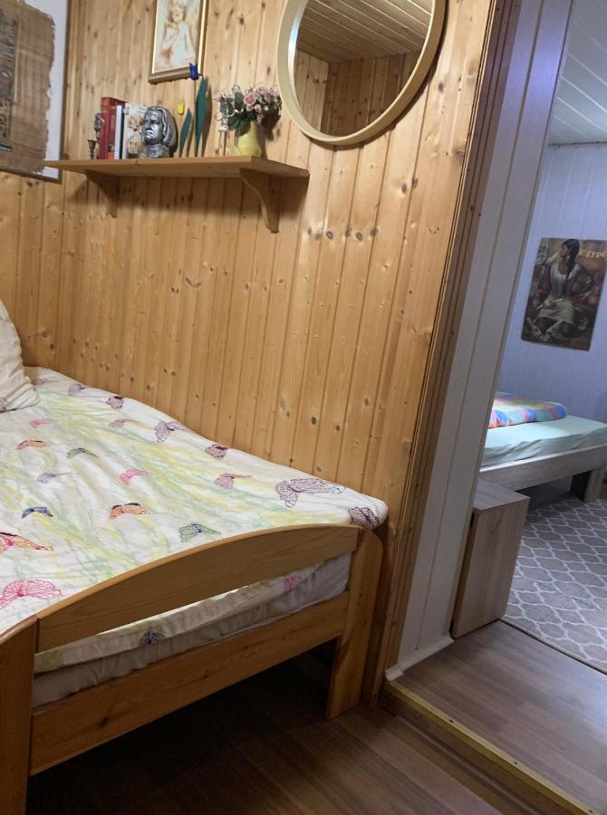 Schoenes Zimmer Im Seterant/Untergeschoss Essen Bagian luar foto