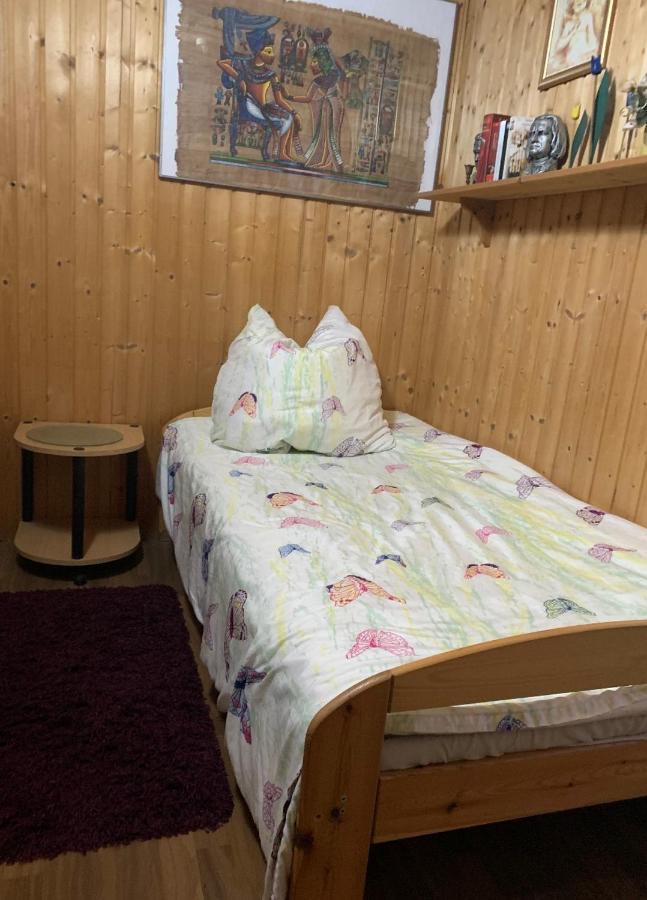 Schoenes Zimmer Im Seterant/Untergeschoss Essen Bagian luar foto