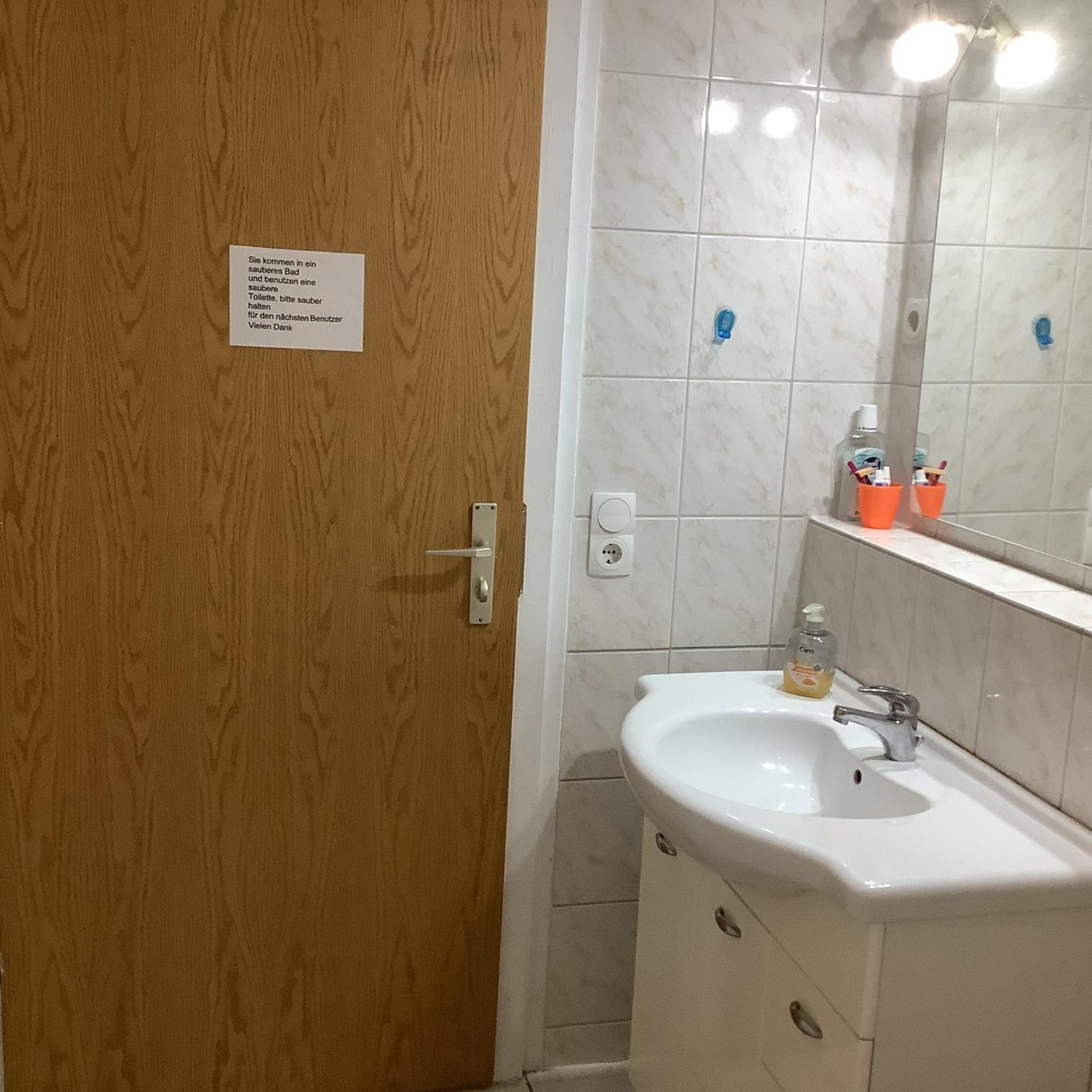 Schoenes Zimmer Im Seterant/Untergeschoss Essen Bagian luar foto