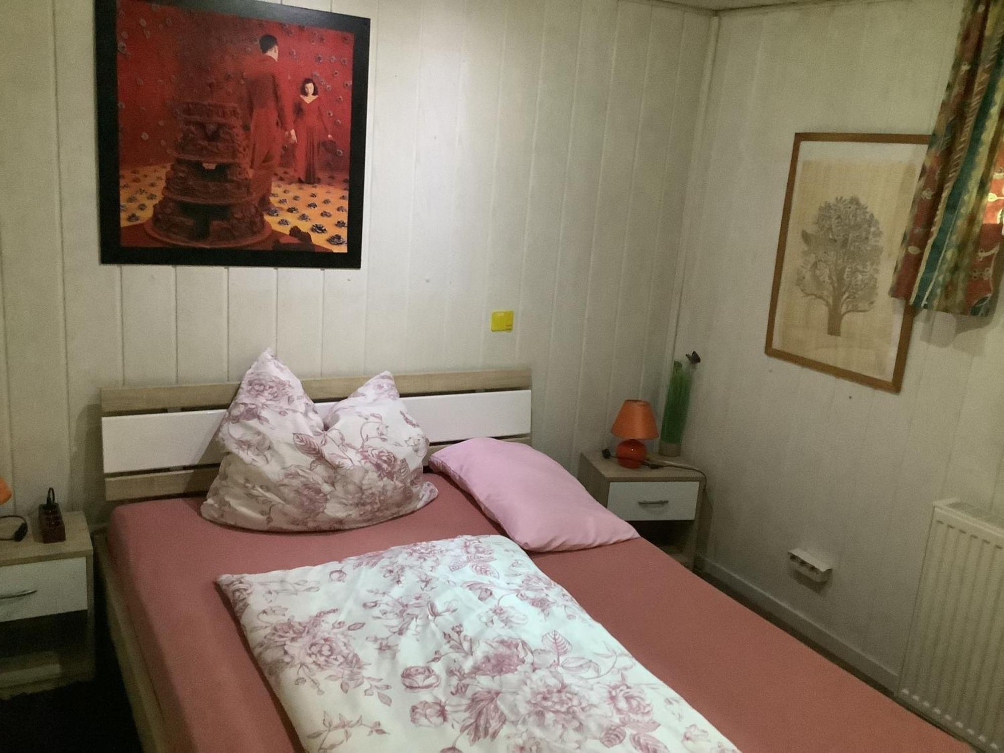 Schoenes Zimmer Im Seterant/Untergeschoss Essen Bagian luar foto