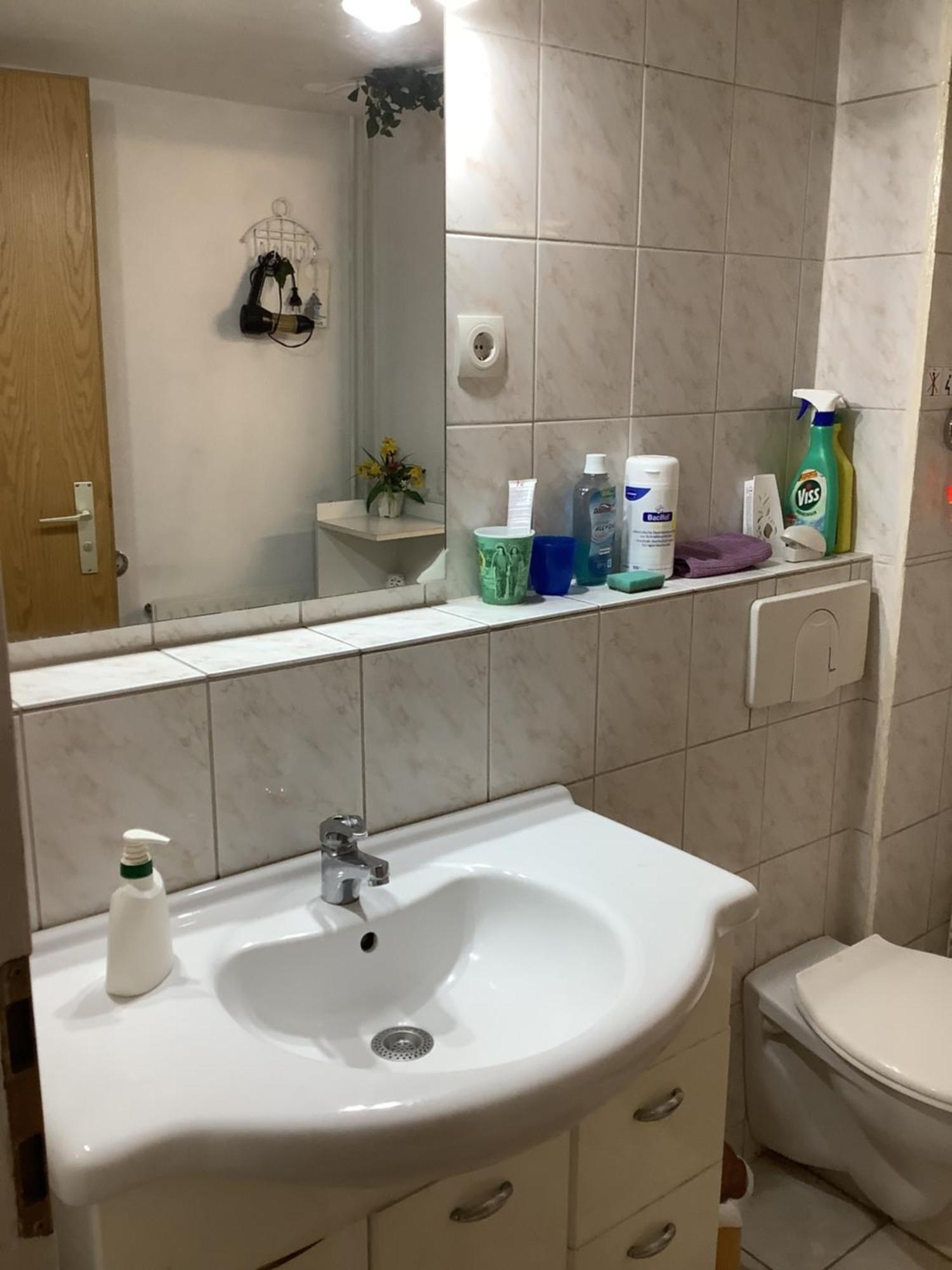Schoenes Zimmer Im Seterant/Untergeschoss Essen Bagian luar foto